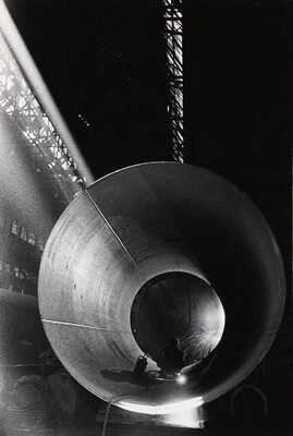 Фотография «Шов Патона». Фотограф Н. Хорунжий. [1960-е].